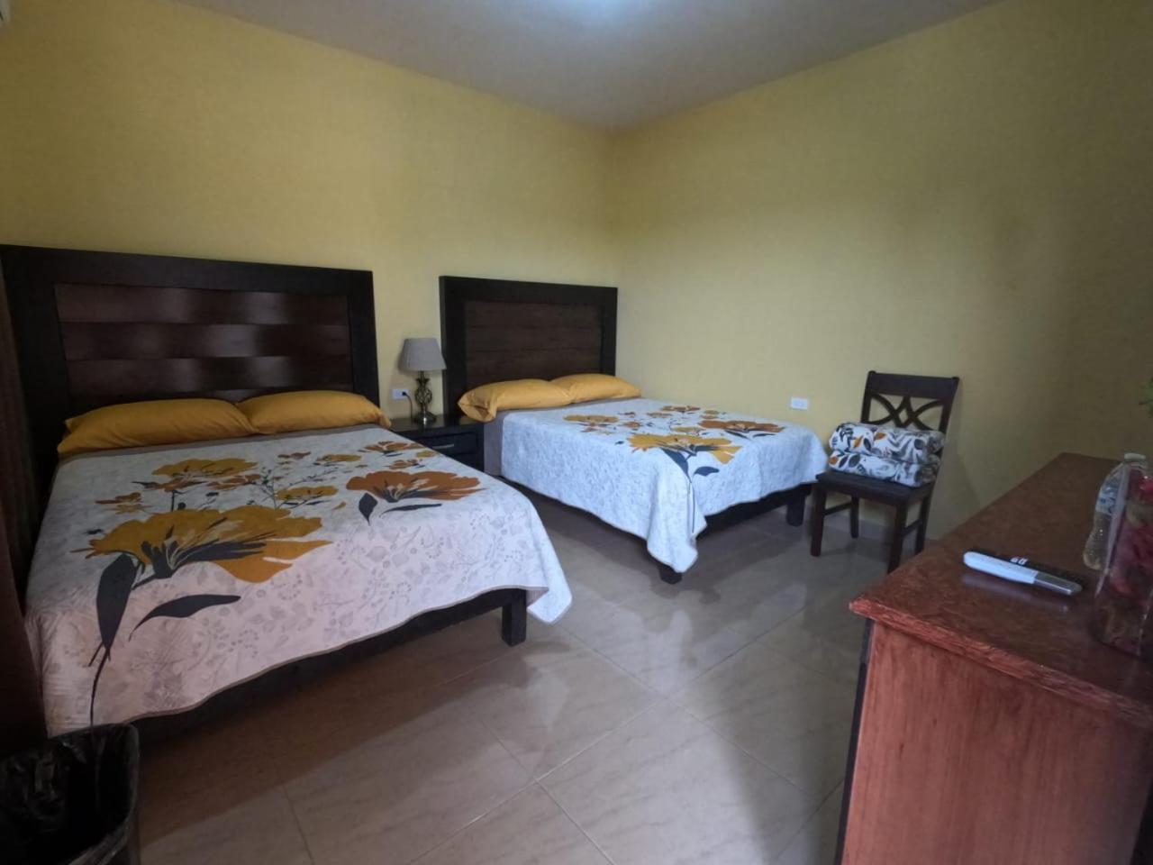Hotel Prado'S Puerto San Carlos المظهر الخارجي الصورة